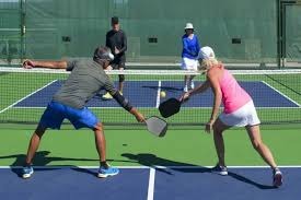 圣路易斯红雀队外野手威利·麦基凭借闪电般的速度夺得美联打击王