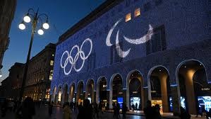 扎金花中的“看牌频率”：为什么频繁看牌是新手暴露心理不安的标志？（从看牌频率看人：为何炸金花里频繁看牌多是新手心虚的信号？）