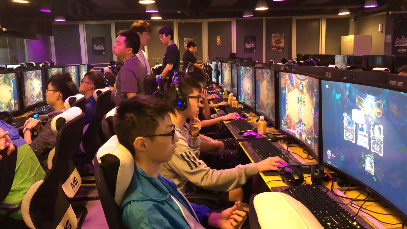 將矛頭指向 將矛頭指向